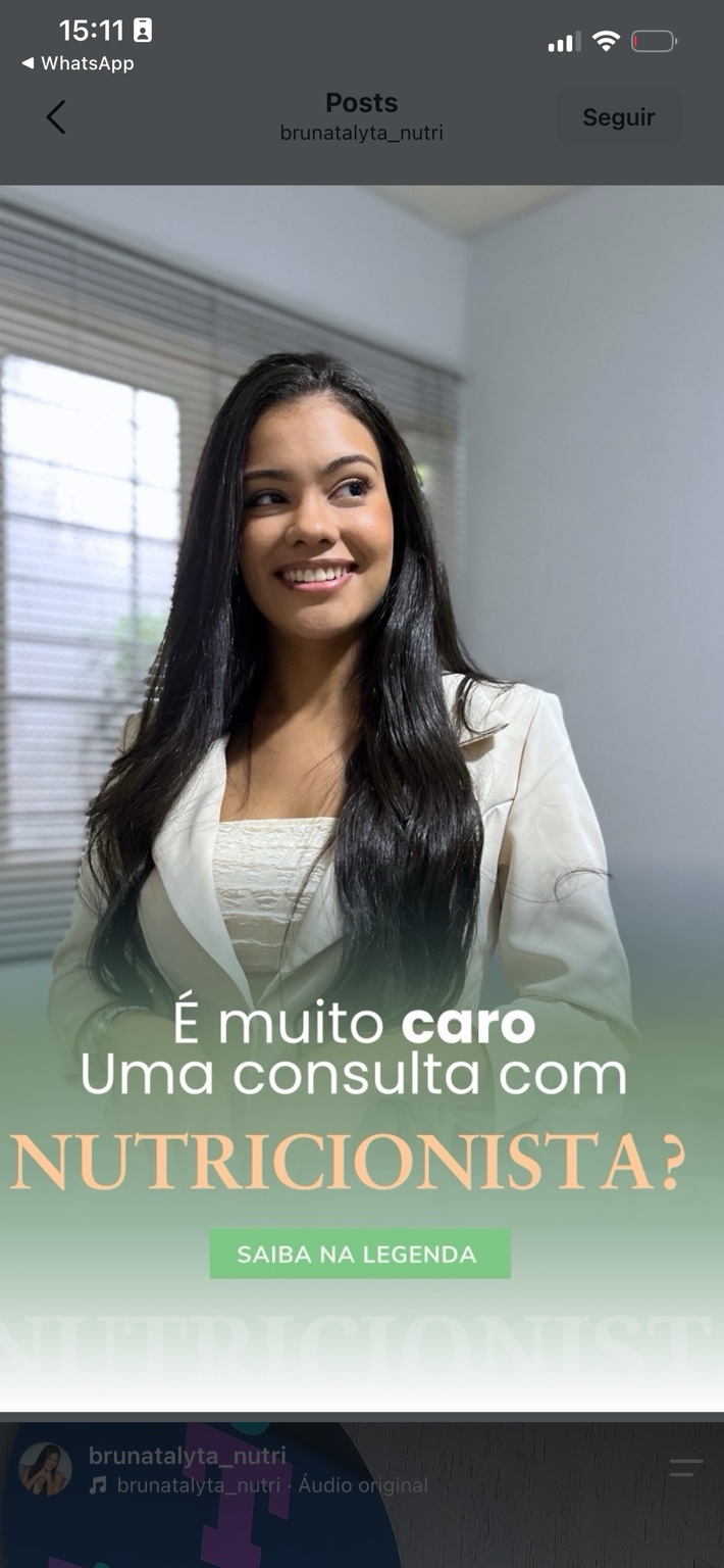 Bruna Talyta em ambiente profissional